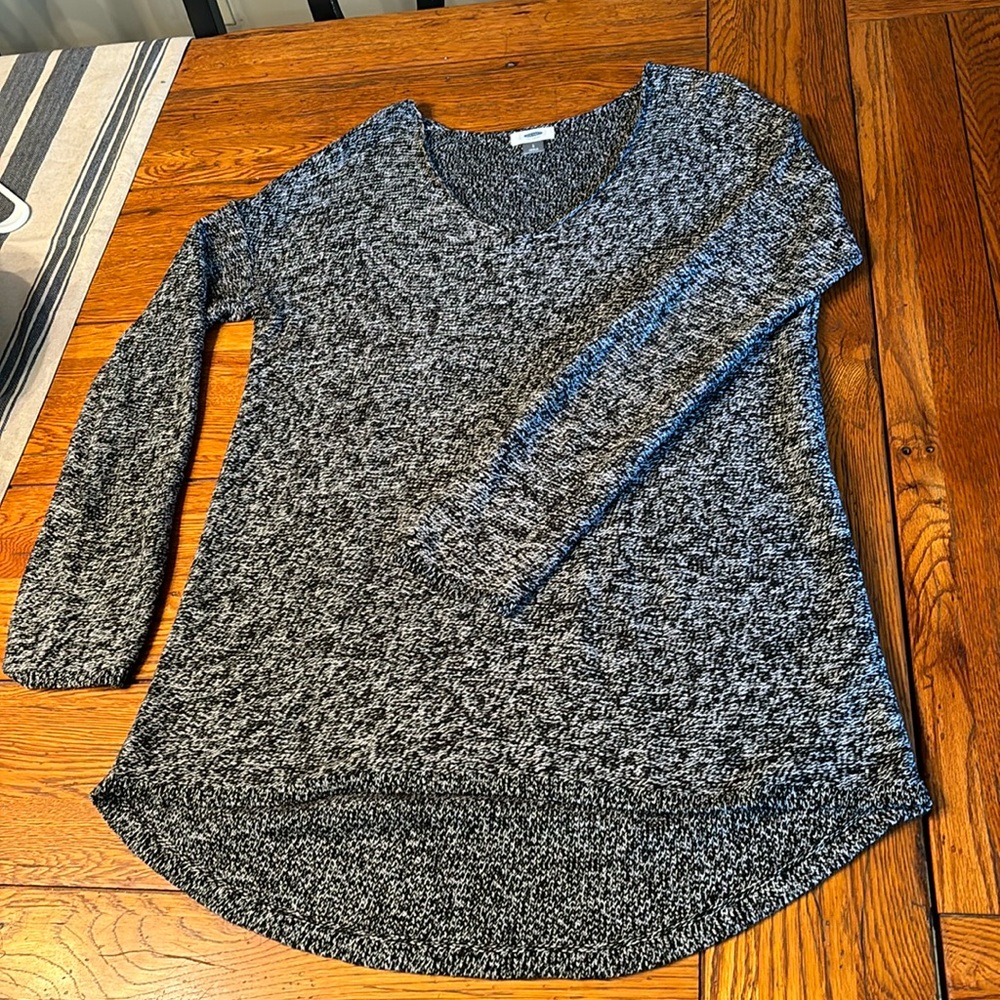 Old navy V neck sweater